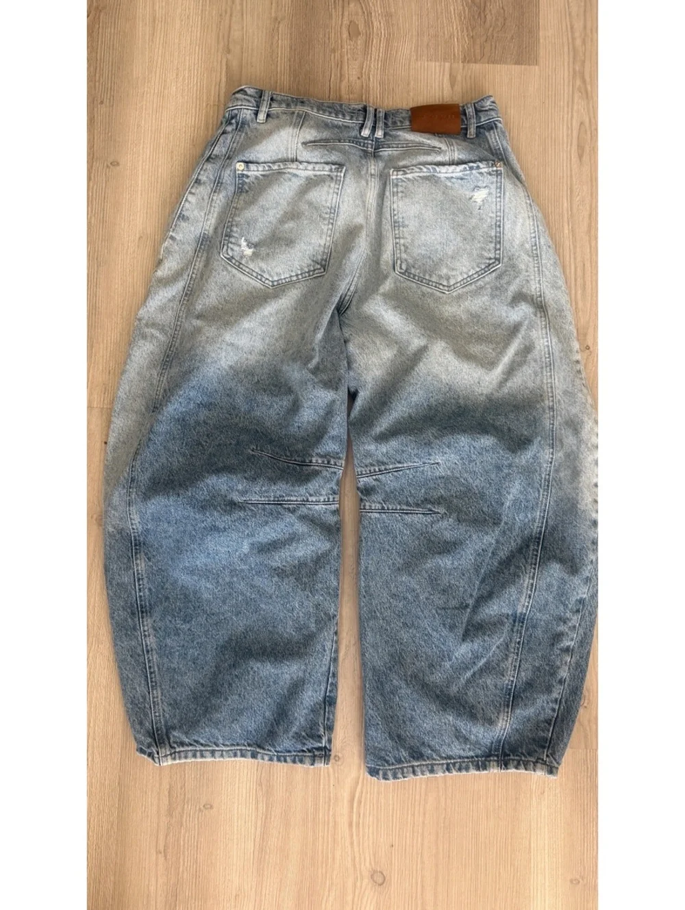 Free People We The Free Good Luck Mid-Rise Barrel Jeans Size 30 Blue distressed